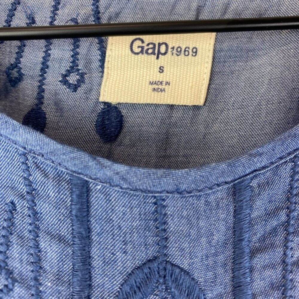 Gap Chambray Embroidered Blouse Blue Small - Picture 5 of 9